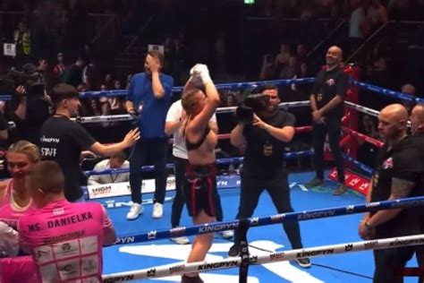 daniella hemsley flashing|Kingpyn Boxing video: Daniella Hemsley flashes fans after。